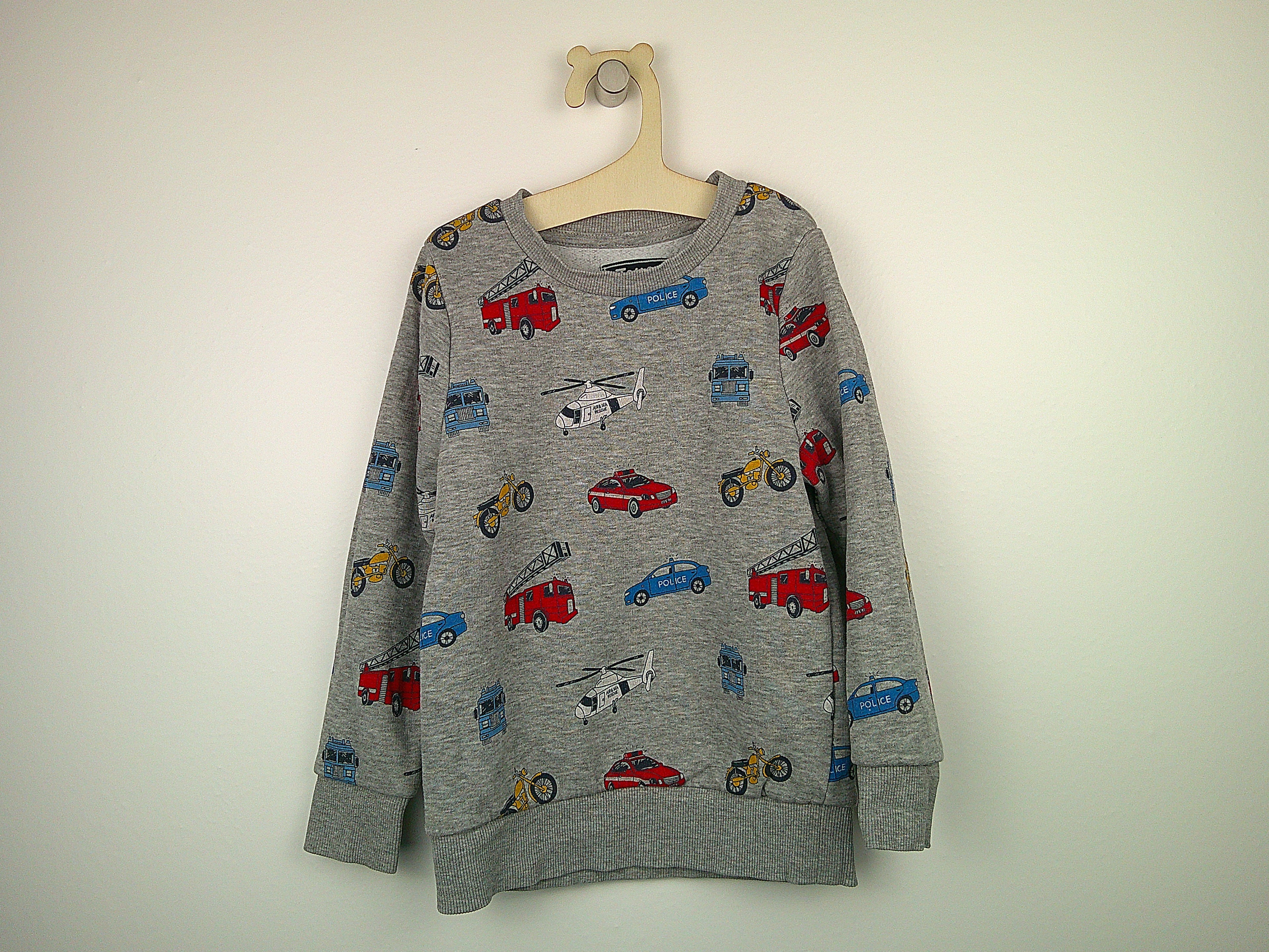 Sweatshirt
