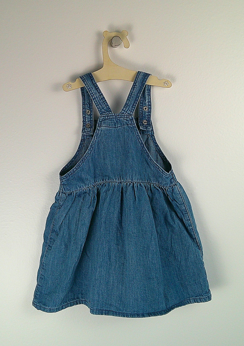 Latzkleid